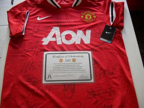 New Season!! Manchester United Squad signed Soccer/football shirt!
