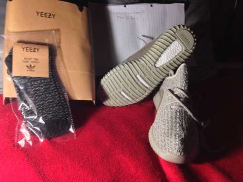 *100% authentic adidas yeezy boost 350 moonrock*