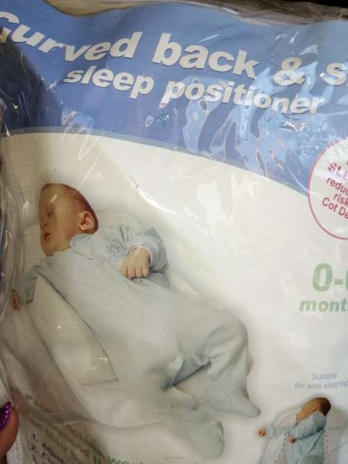 Baby curved back and side sleep positioner