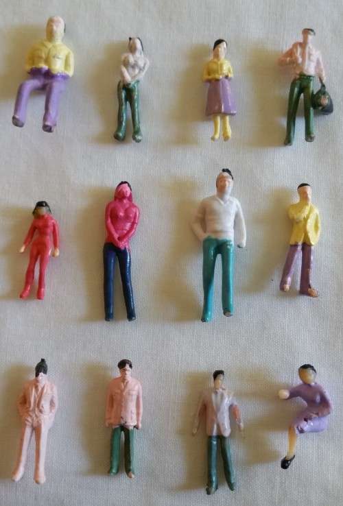 HO Scale. Set of 12 people