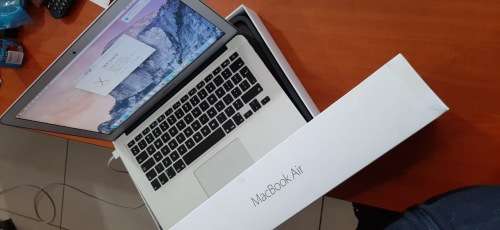 2017 Model MacBook Air i5 1.8GHZ 8GB ram 256G Hdd with box and Charger