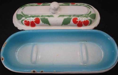 Vintage Enamel Soapdish With Lid! - 20,5cm/8,5cm/6,5cm