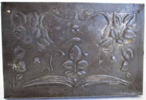 1912 Antique Tin, With Stored Contents, Looks Like Recipes & A Psalm Book - 20,5cm/13,5cm/6,5cm