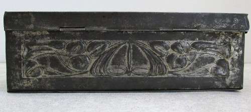 1912 Antique Tin, With Stored Contents, Looks Like Recipes & A Psalm Book - 20,5cm/13,5cm/6,5cm