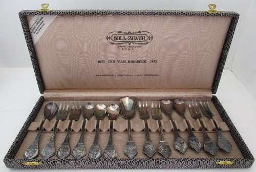 1652-1952 Jan Van Riebeeck Boxed Spoon/Fork Set - Solafabriek MJ Gerritsen NV Zeist, Nederland