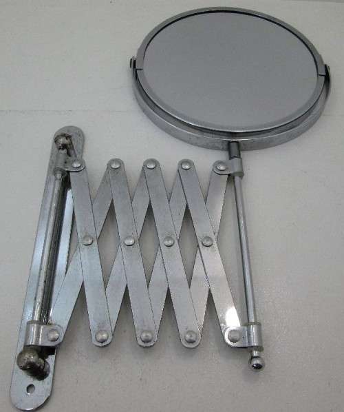 Retro Wall/Dressing Table Mounted Extendable Chrome Mirror Mirror Diameter 18cm Extended Length 49cm