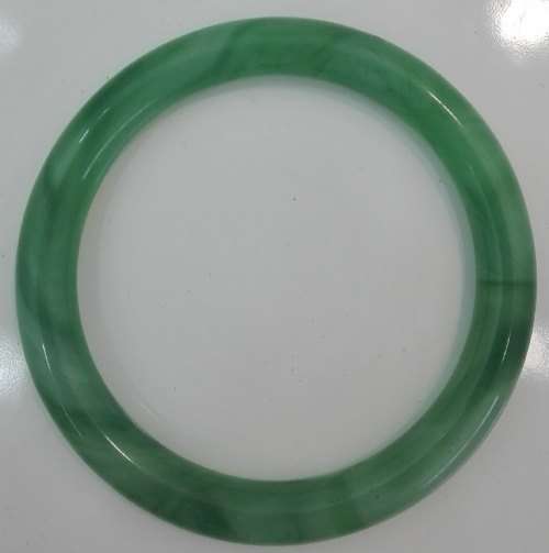 Stunning Jade Bangle - Inner Diameter 5,5cm