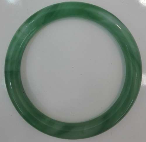 Stunning Jade Bangle - Inner Diameter 5,5cm