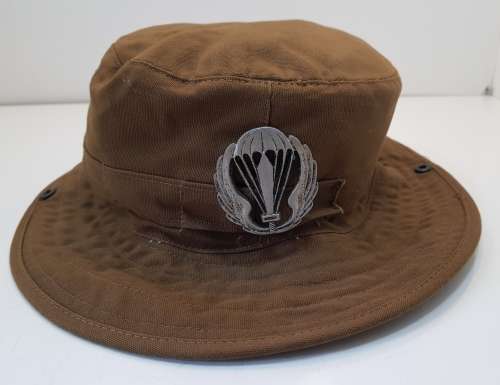South African Army Hat With Metal Parachute Battalion Cap Badge (Badge Size 5cm/5cm)