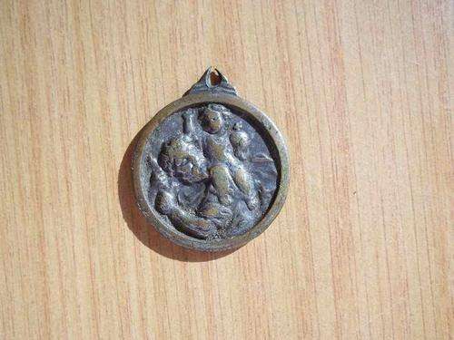 Old St Christopher Medallion - Diameter 3,1cm