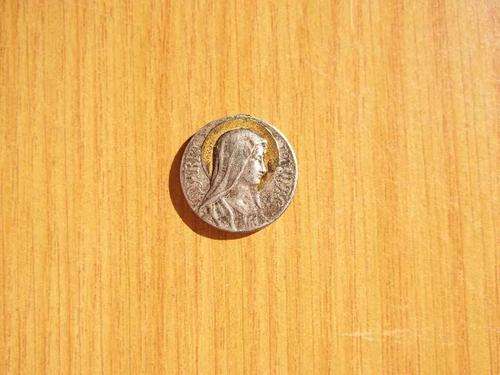 Beautiful Old Religious Medallion- Diameter 2cm