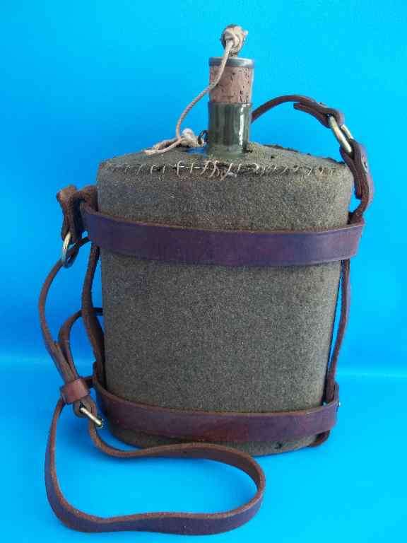 FANTASTIC! WW1 BRITISH ARMY CANTEEN WITH LEATHER SLING & SHOULDER STRAP - LOOKS ALL ORIGINAL
