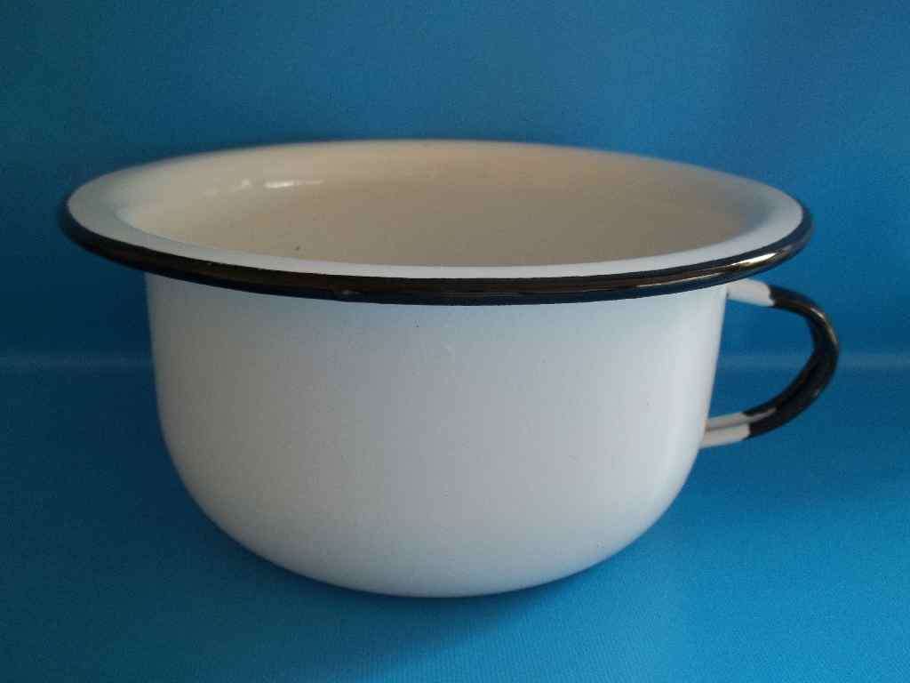White/Black Rim Chamberpot - Height 11cm - Diameter 23cm