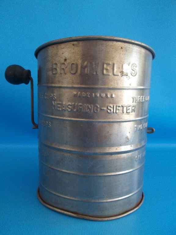 Bromwell's Flour Sifter - Very Good Condition - 14cm/16cm