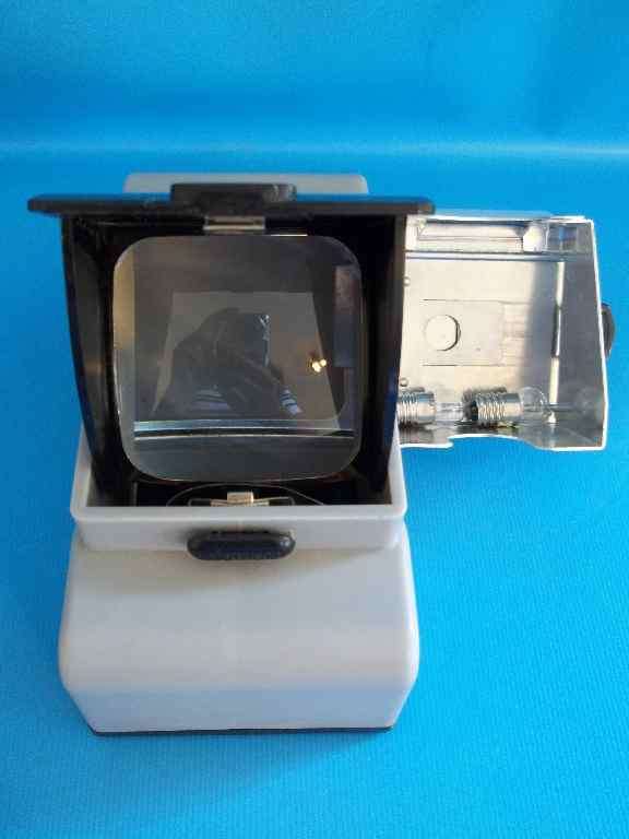 Quality Daybrite Slide Viewer + 2 Extra Globes