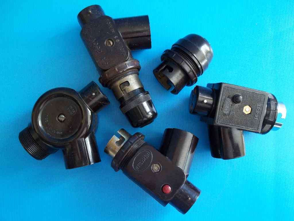 5 X Vintage Bakelite Light Fittings