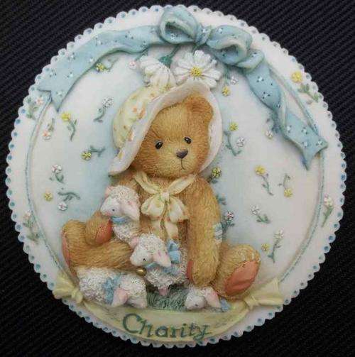 1994 Priscilla Hillman Cherished Teddies Wall Plaque 104/40 "Charity" - Diameter 9,5cm