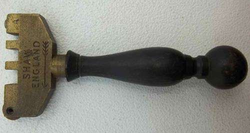 Vintage Shaw England Glass Cutter - Length 8cm