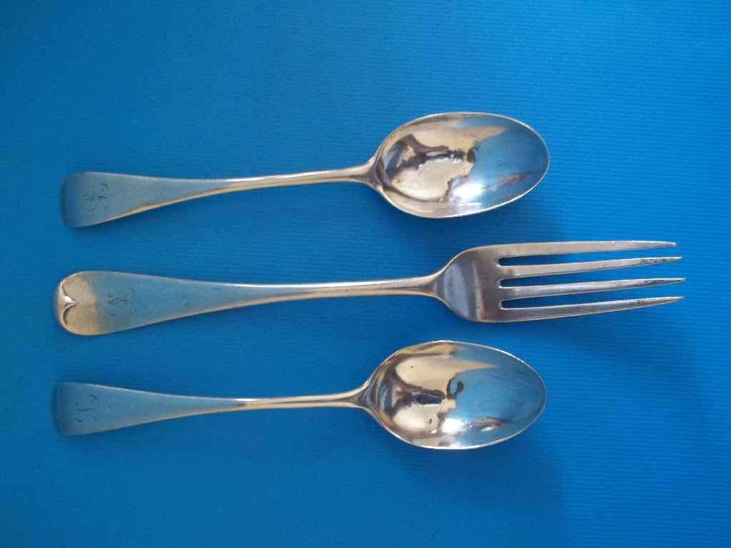 Quality English Silver Cutlery (3 Pieces) Dated 1894 (Maker: Holland, Aldwinckle & Slater)