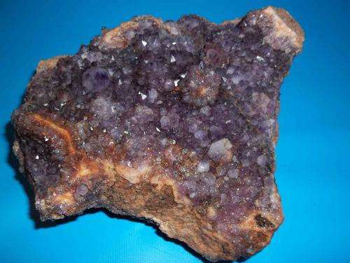 Gorgeous Huge Amethyst Geode! Abundant Crystals On Both Sides! Weight 4,831kg - Size 21cm/21cm/10cm