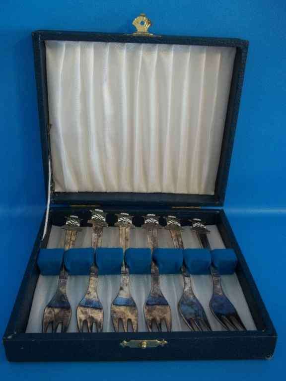 Boxed Set of Unusual Unity EPNS A1 Cake Forks