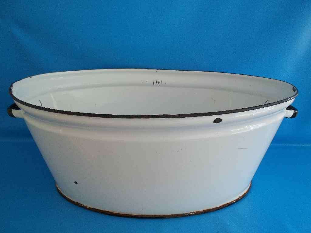 ANOTHER GREAT FIND!!! WHITE/BLACK RIM LARGE ENAMEL BASIN WITH HANDLES!