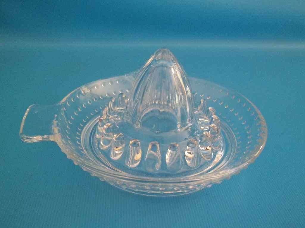Beautiful Glass Lemon Juicer - Diameter 13cm