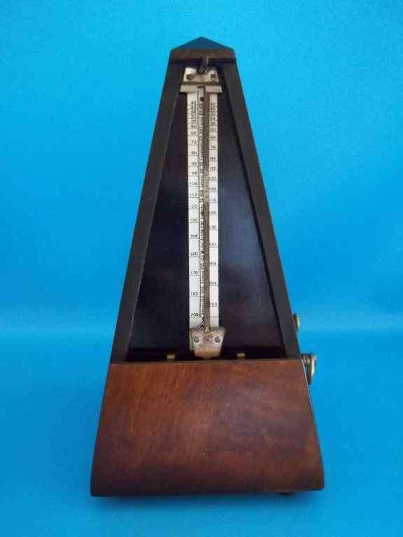Vintage Piano Metronome - Working