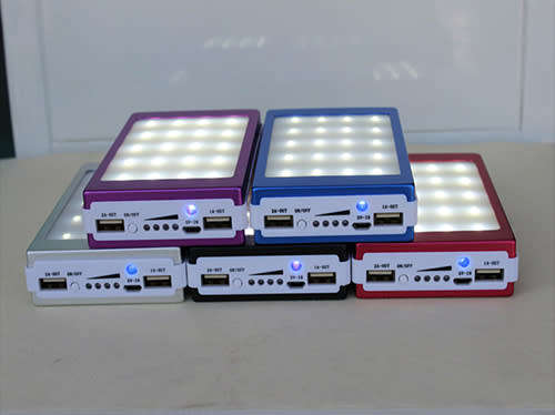 Dual USB Port Solar Battery Charger Portable Backup Power Bank with Solar Charging Technology