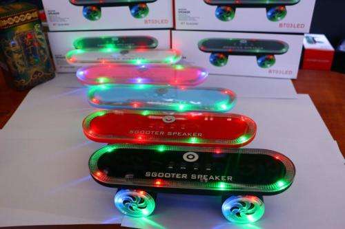 New gift Skateboard Mini Wireless Bluetooth scooter Speaker Mobile Audio (Red,Black,White,Pink,Blue)