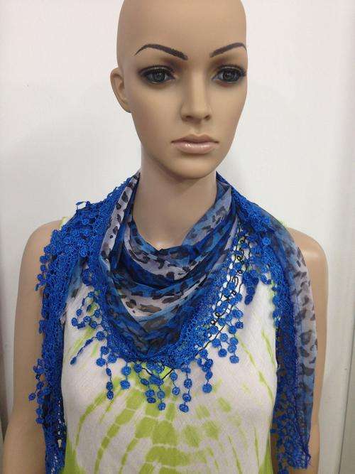 K & Q scarf -triangle scarf