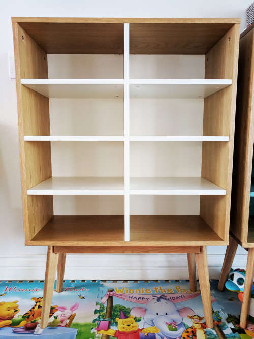 Radius Bookshelf. Solid American Oak with Oak Veneer Shelves. (White)