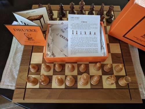 Drueke Large High Quality Chess Board + High Quality Chess Pieces