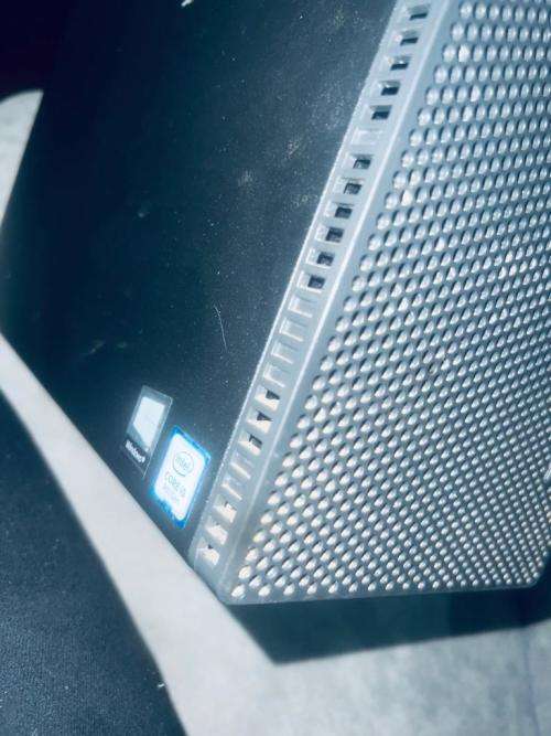 Lenovo M720t (Desktop) ThinkCentre - Type 10SR