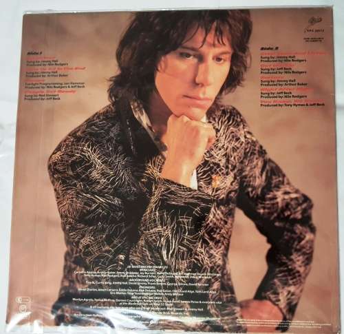 LP,JEFF BECK,FLASH,Record:VG(hairlines,sound is fine),Cover:VG+,Label:Epic,CAT:EPC26112,Press:UK