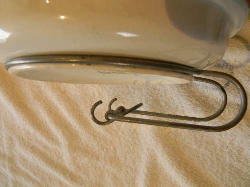 Beautiful Antique Holdfast Baby Bowl With Metal Fastening Ring ( 1892 - 1910 )