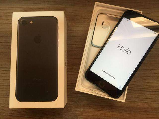 IPhone 7 in BOX NEW CONDITION, APPLE WARRANTY UNTIL AUG 2019!!!