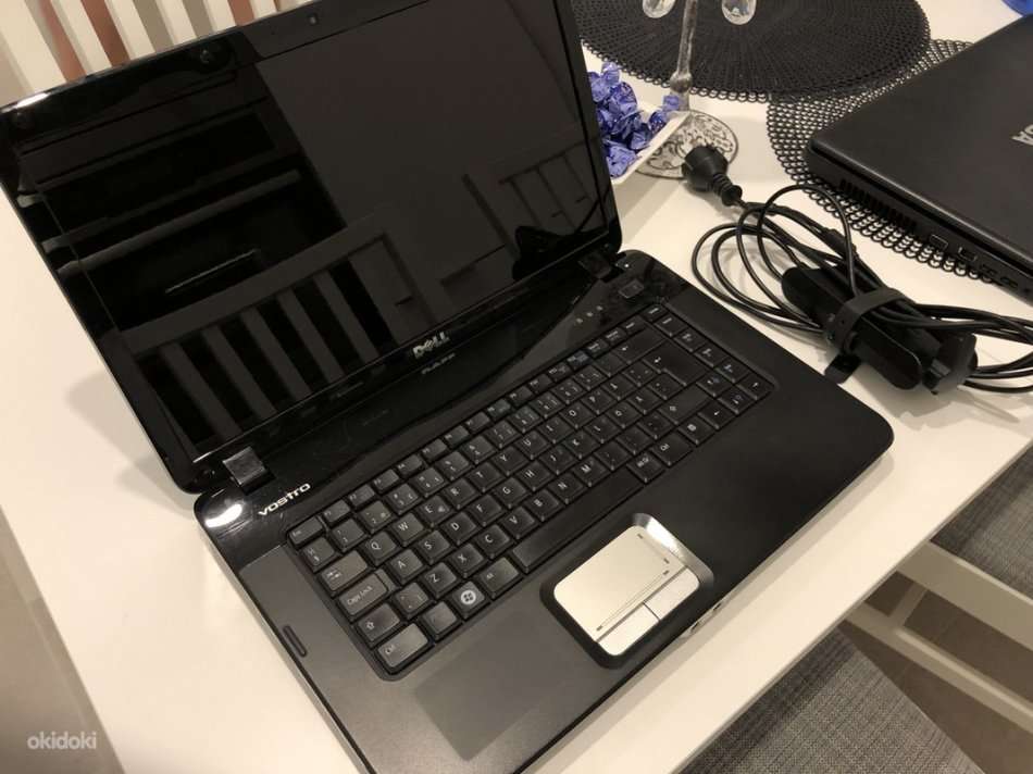 DELL VOSTRO LAPTOP**4GB**WINDOWS 10 PRO!!!