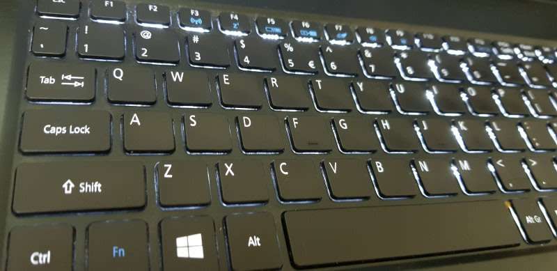 ACER MONSTER LAPTOP i7-7TH GEN 8GB DDR4 1TB HDD WINDOWS 10!!!