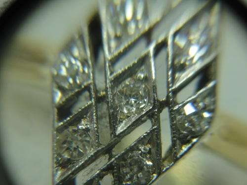 18 ct AND DIAMOND ART DECO RING