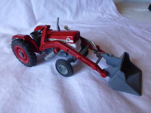 Corgi 165 Massey Ferguson tractor Gt Britain