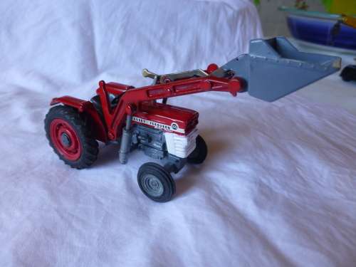 Corgi 165 Massey Ferguson tractor Gt Britain