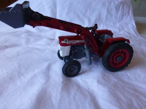 Corgi 165 Massey Ferguson tractor Gt Britain