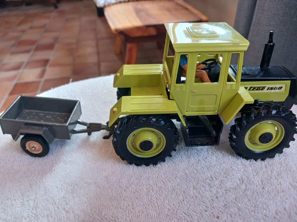 Britains 1985 Mercedes MB trac 1500 tractor with Britains cargo trailer