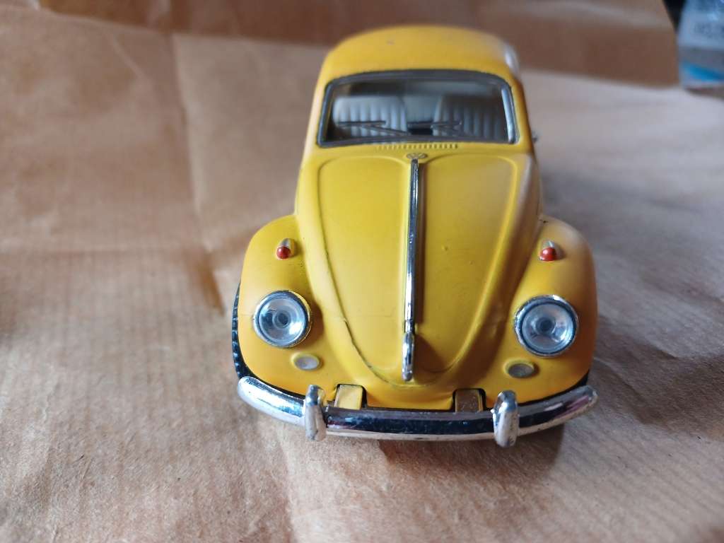 Kinsmart 1/32 scale 1967 model Volkswagen Classic Beetle