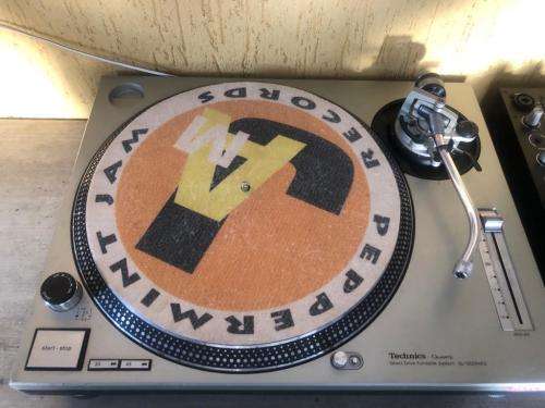 Technics SL 1200 turntable Single