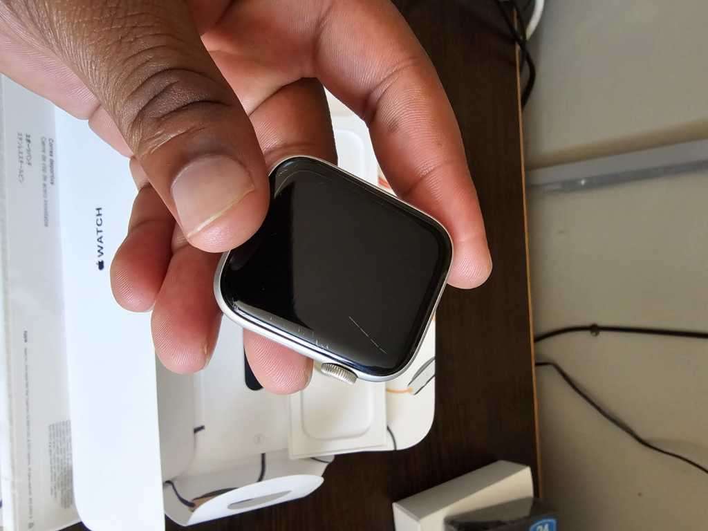 Apple Watch SE (44mm , 2nd Generation, GPS) Aluminium Case