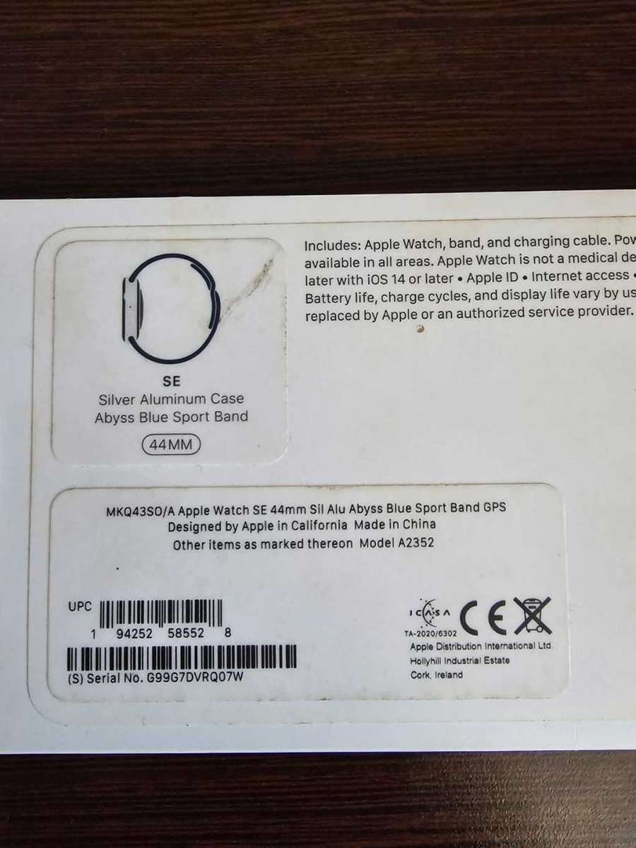 Apple Watch SE (44mm , 2nd Generation, GPS) Aluminium Case