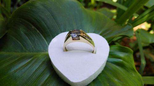 1.005ct ROUND CUT TANZANITE AND DIAMOND 10kt SOLID YELLOW GOLD RING