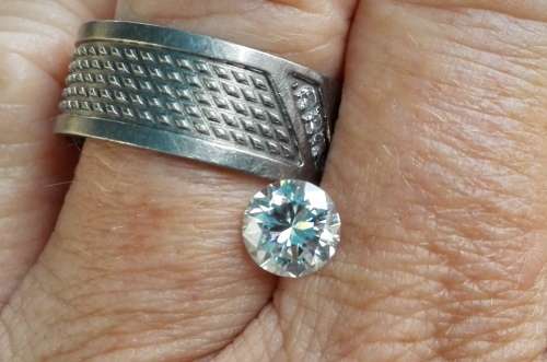 1.10 ct 7.10 mm VVS1 Round H-I White Loose Moissanite